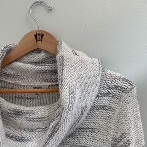 Kensie White and Gray Sweater with loose neck